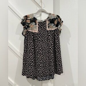 Entro boutique floral top